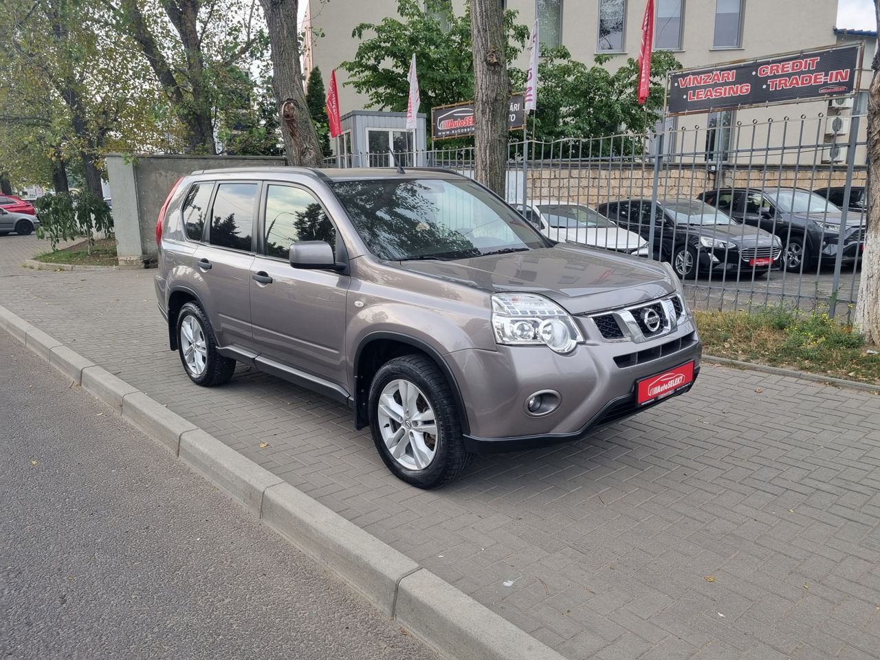 Nissan X-Trail foto 3