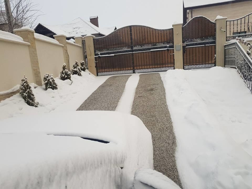Sistem topirea zăpezii (degivrare) — Tepte, rampe, alei. Instalare. 20 ani garanție. Importator foto 9