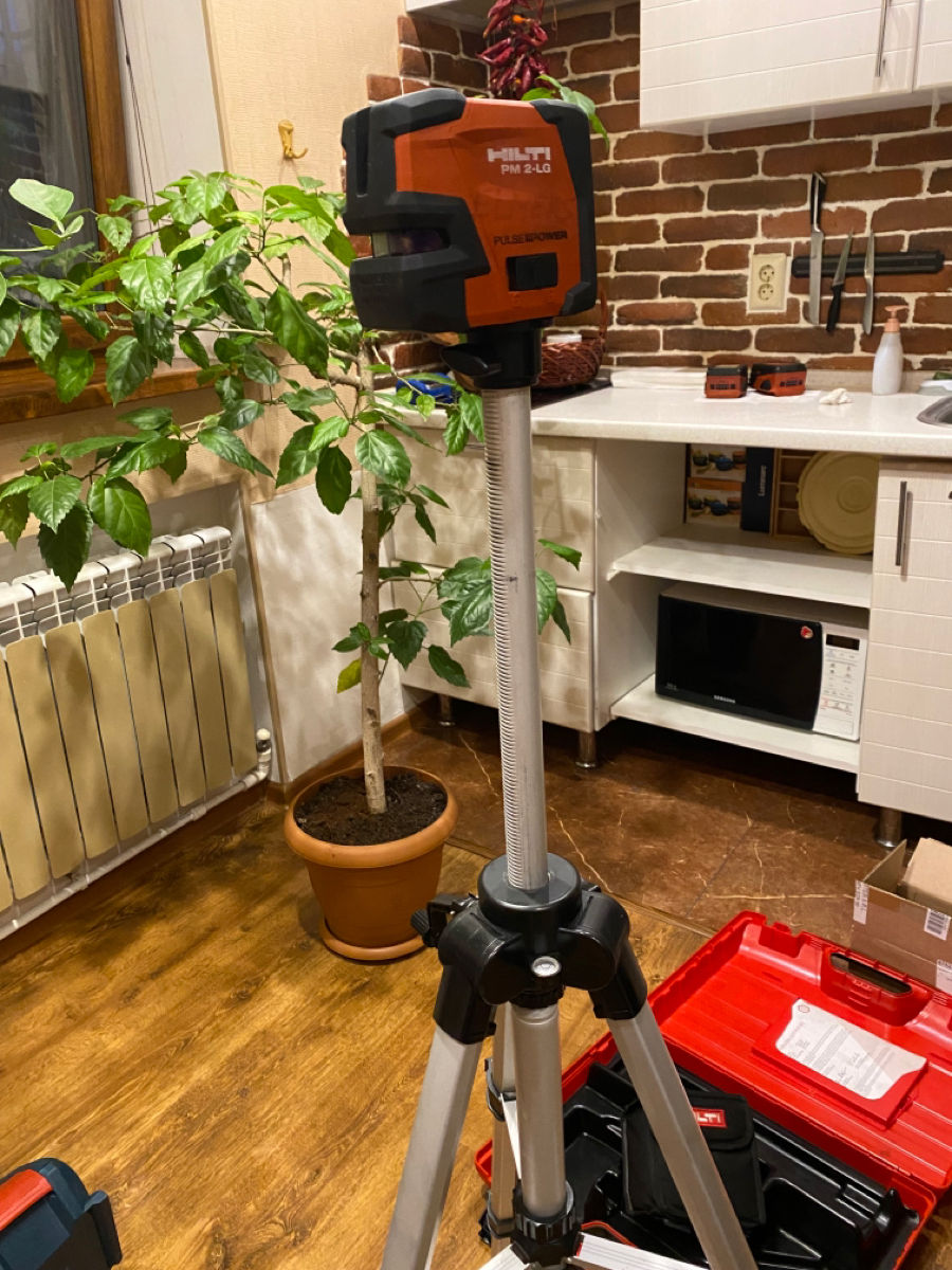 Лазерный нивелир Hilti BoschЛазерные рулетки Hilti PDE WURTH