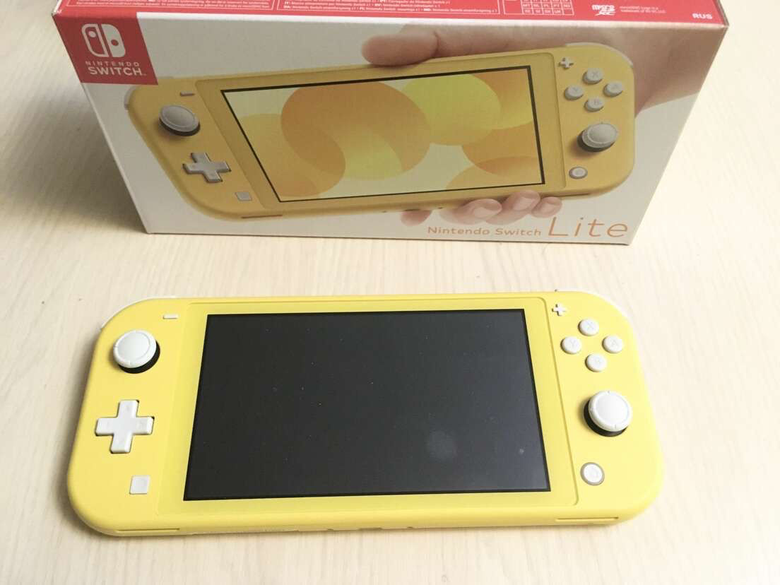 Nintendo Switch Lite Прошитую ЧипомSd card 256 gb Желтого цвета