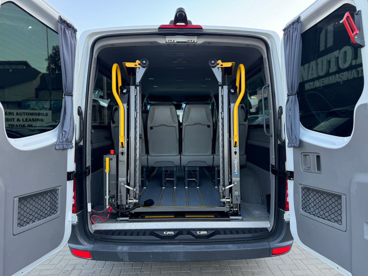 Mercedes Sprinter 9 locuri foto 17