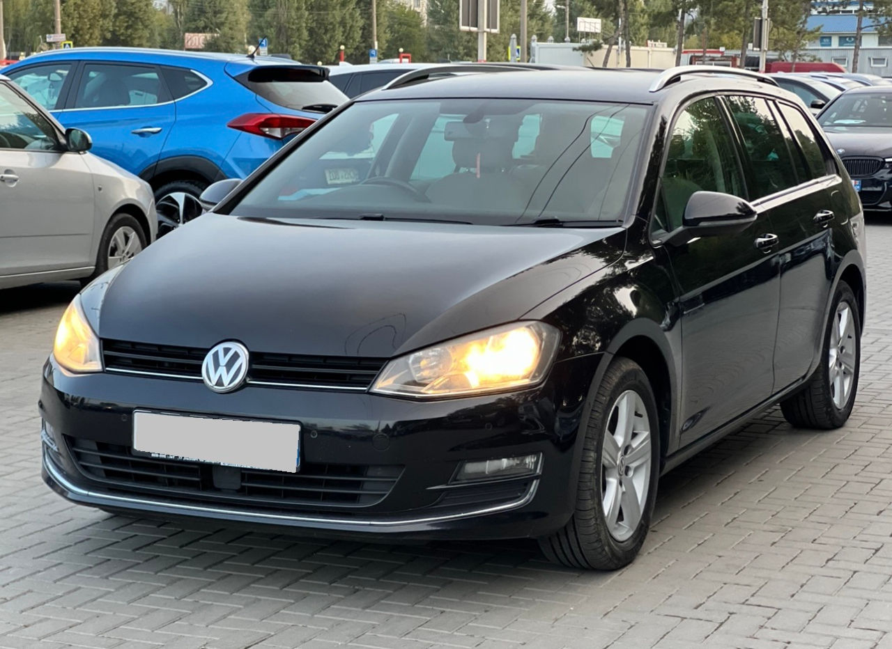 Volkswagen Golf foto 0