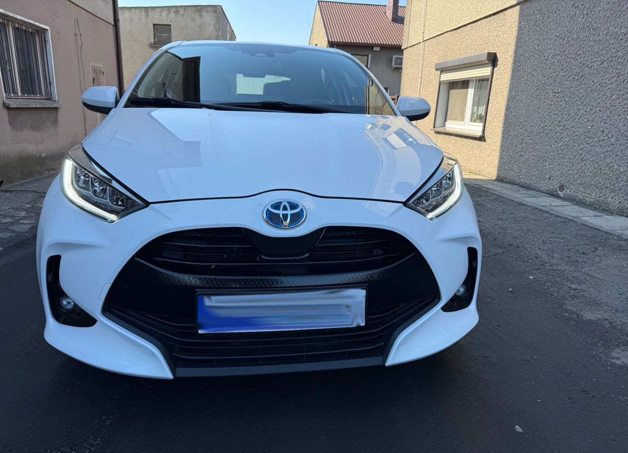 Toyota Yaris фото 3