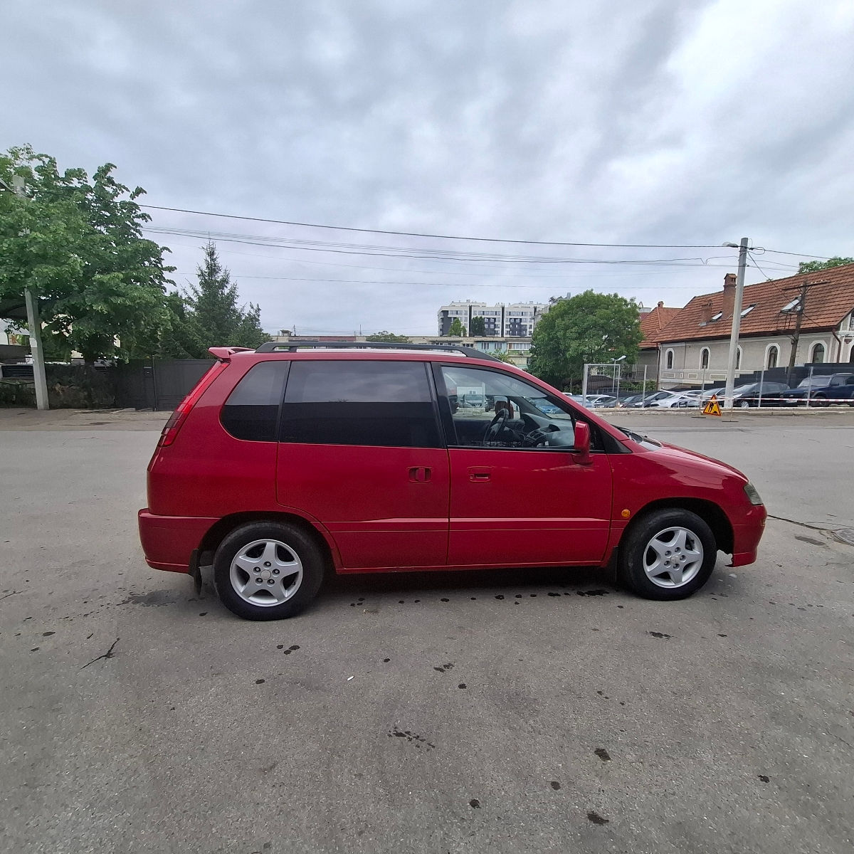 Mitsubishi Space Runner foto 0