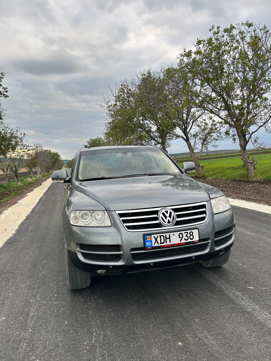 Volkswagen Touareg foto 0