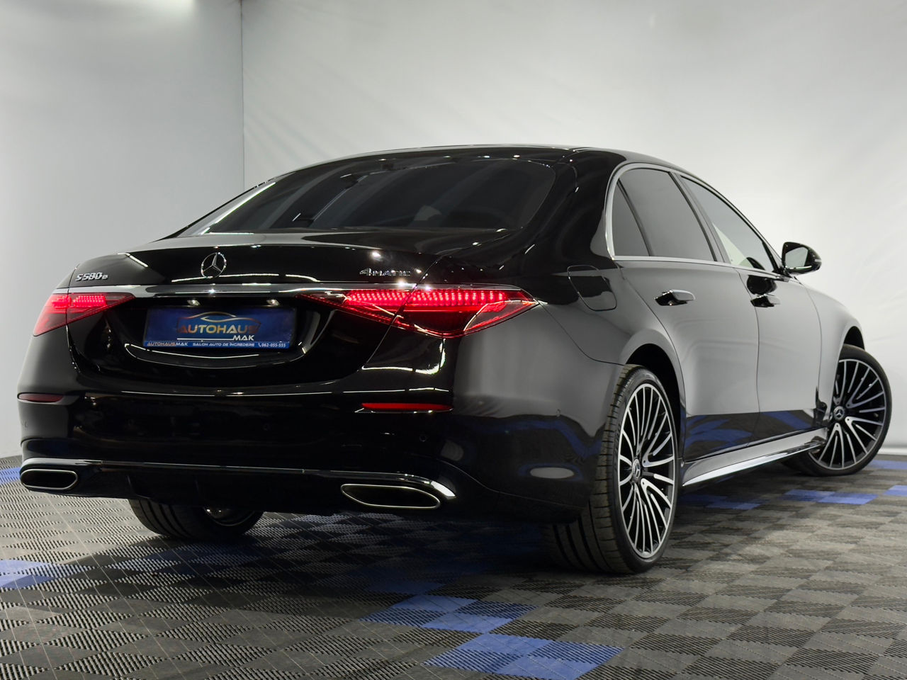 Mercedes S-Class фото 0