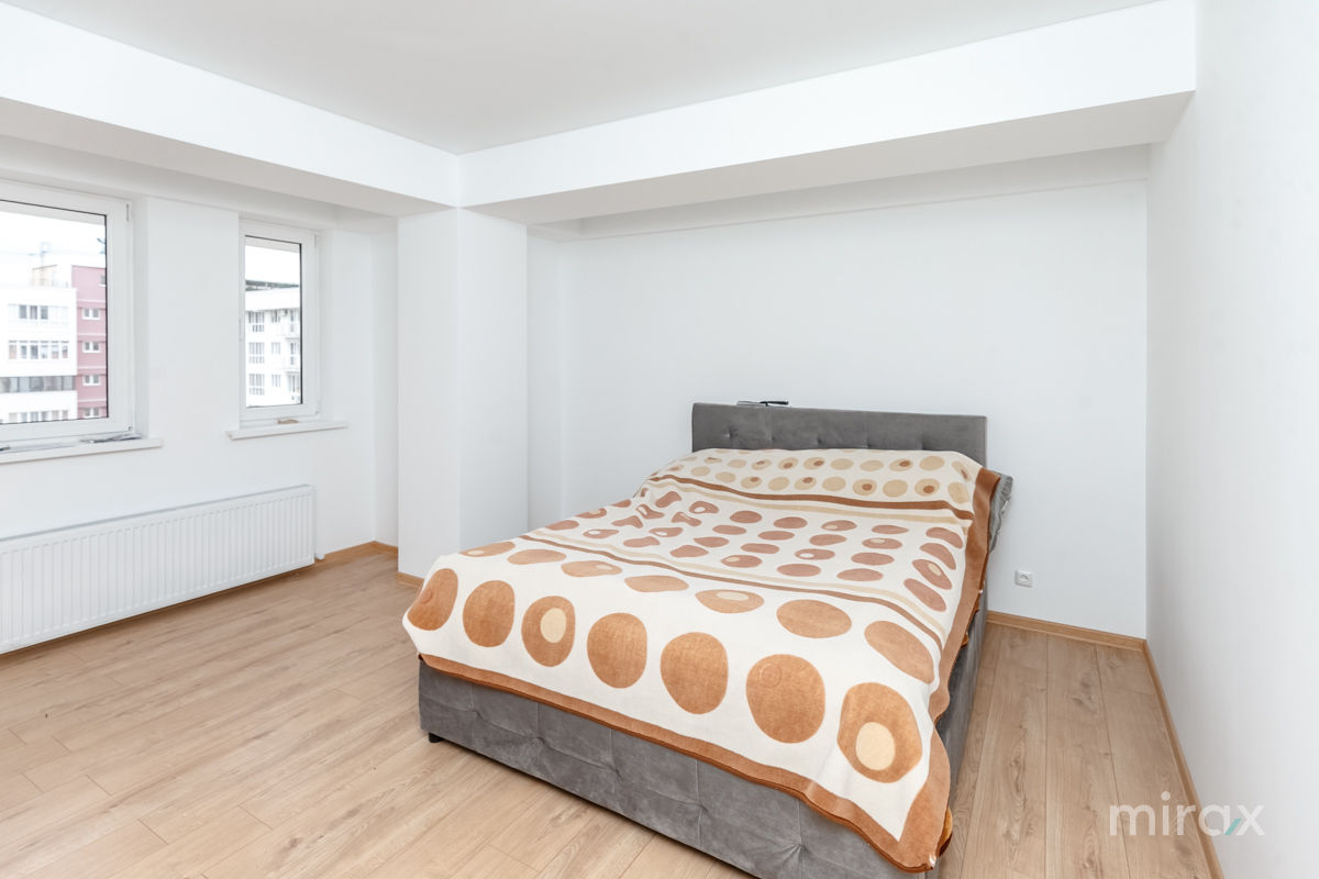 Apartament cu 2 camere, 70 m², Centru, Chișinău foto 0