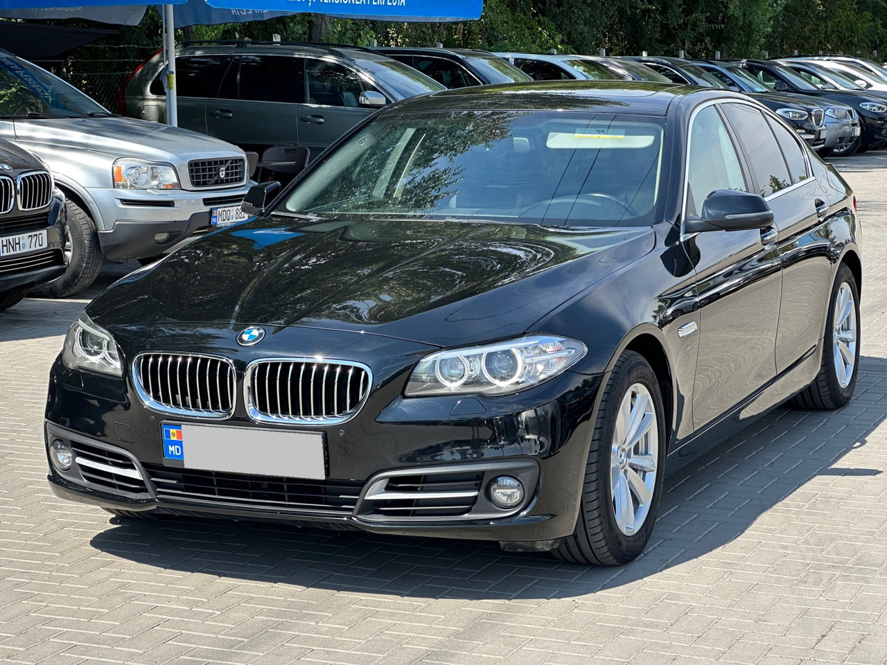 BMW 5 Series foto 0