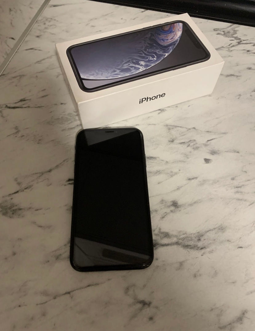 Продается iPhone Xr на 128 gb