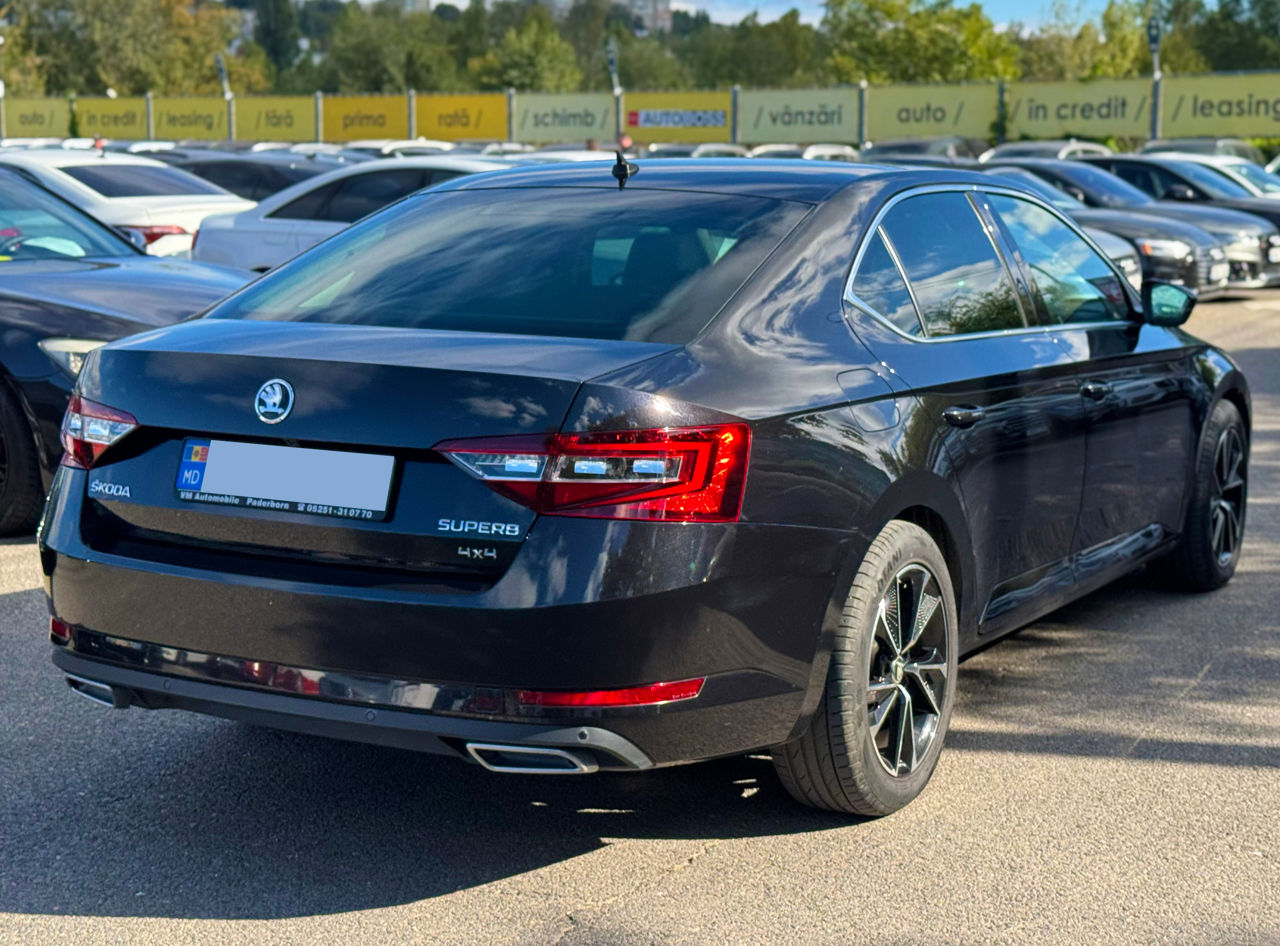 Skoda Superb foto 3