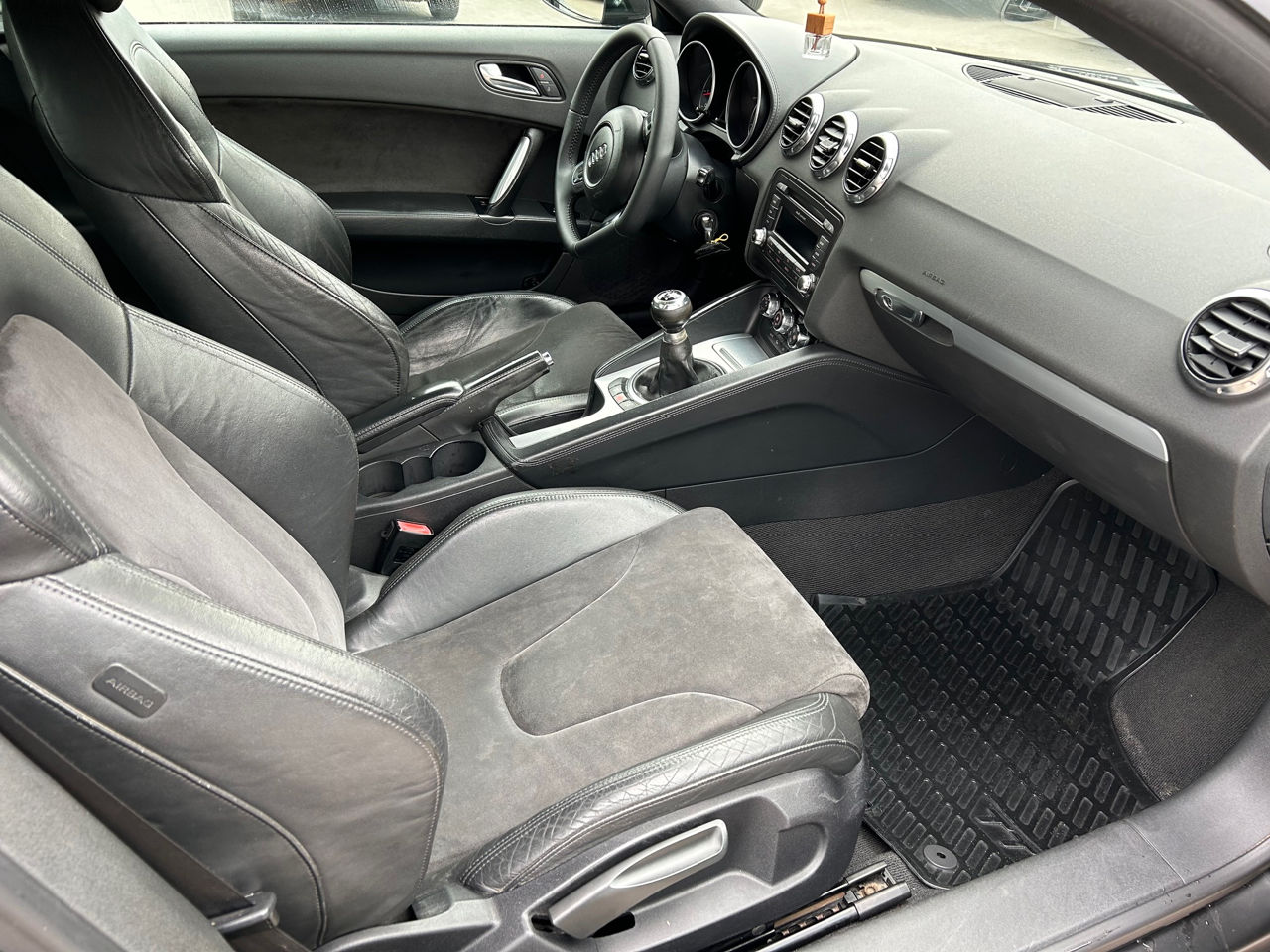 Audi TT фото 15