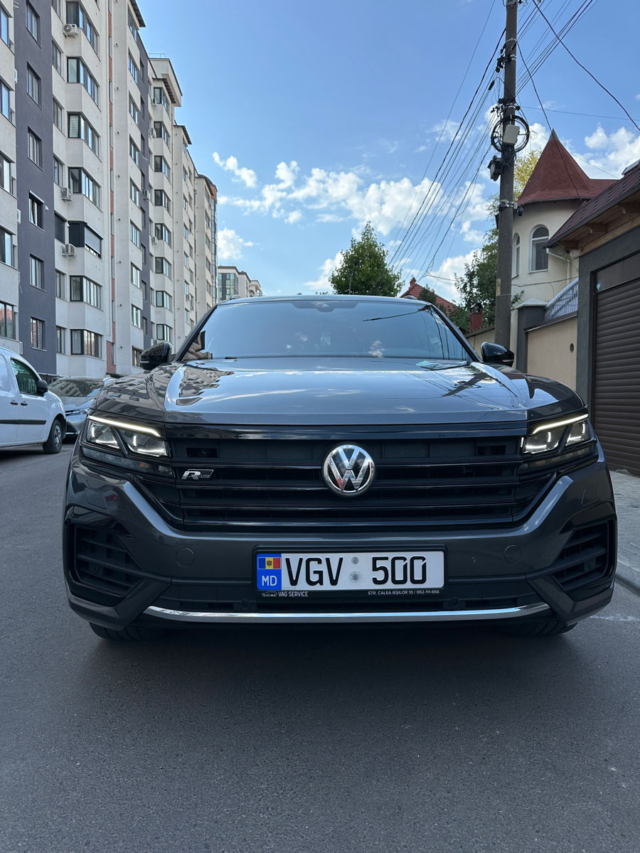 Volkswagen Touareg foto 1