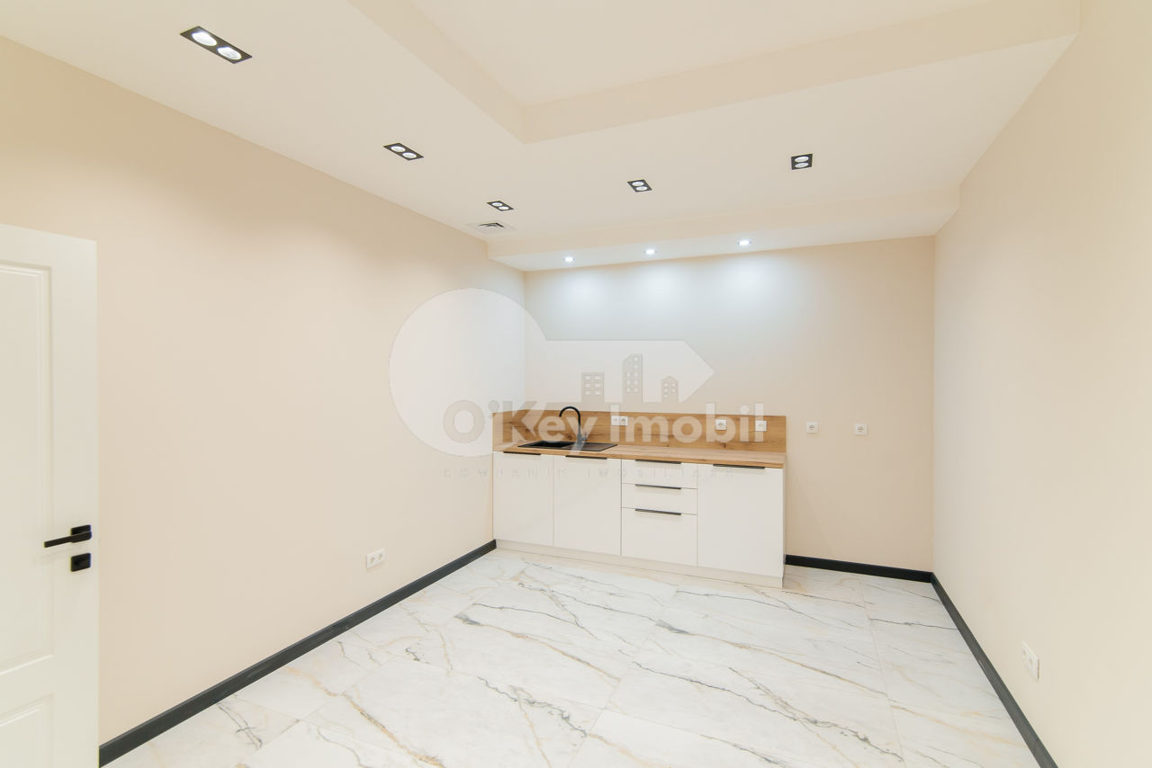 Spațiu comercial, 155 mp, Centru, 2500 € ! foto 9