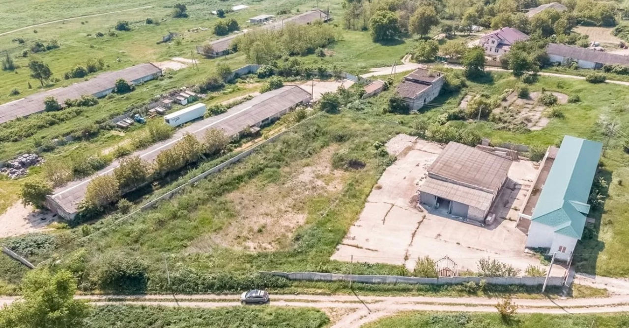 Depozit cu teren privat - negrești foto 3