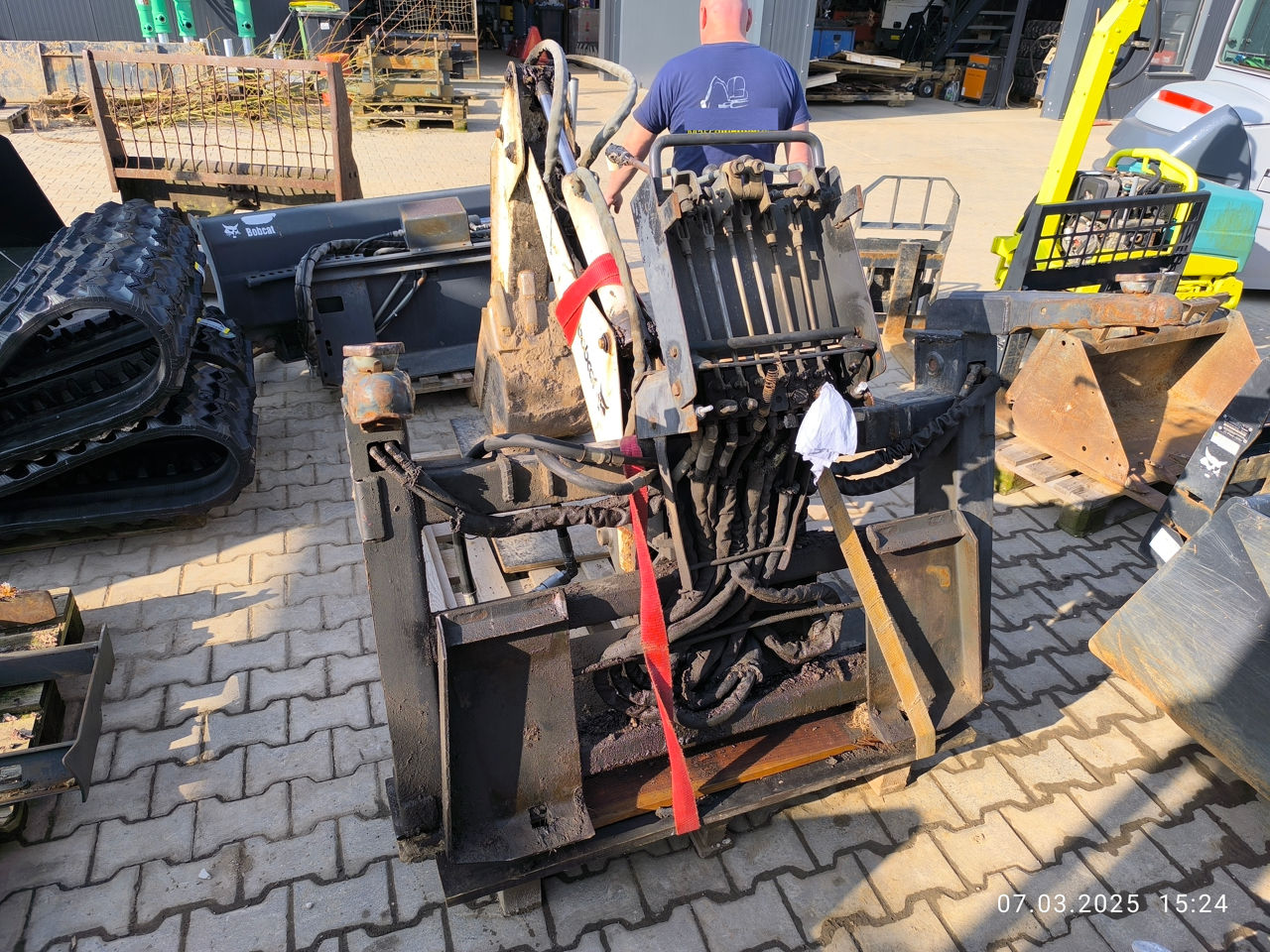 Экскаватор Bobcat 923S на мини-погрузчик с бортовым поворотом фото 3
