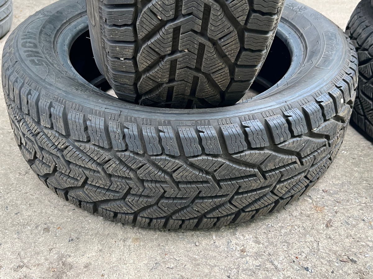 Продам 2 шины 225/55 R17 Riken Snow (Michelin Group) фото 1