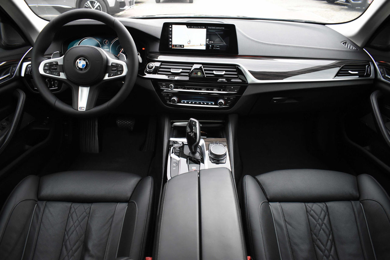 BMW 5 Series foto 10