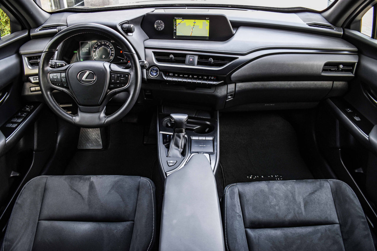 Lexus UX foto 10
