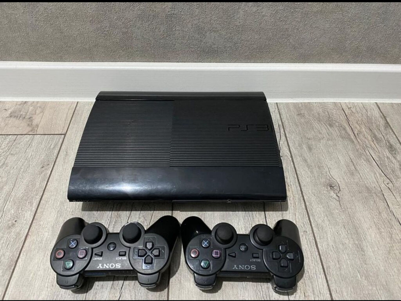 Sony PlayStation 3 Super Slim с объёмом памяти 1000 GB. Установлены 170 игр