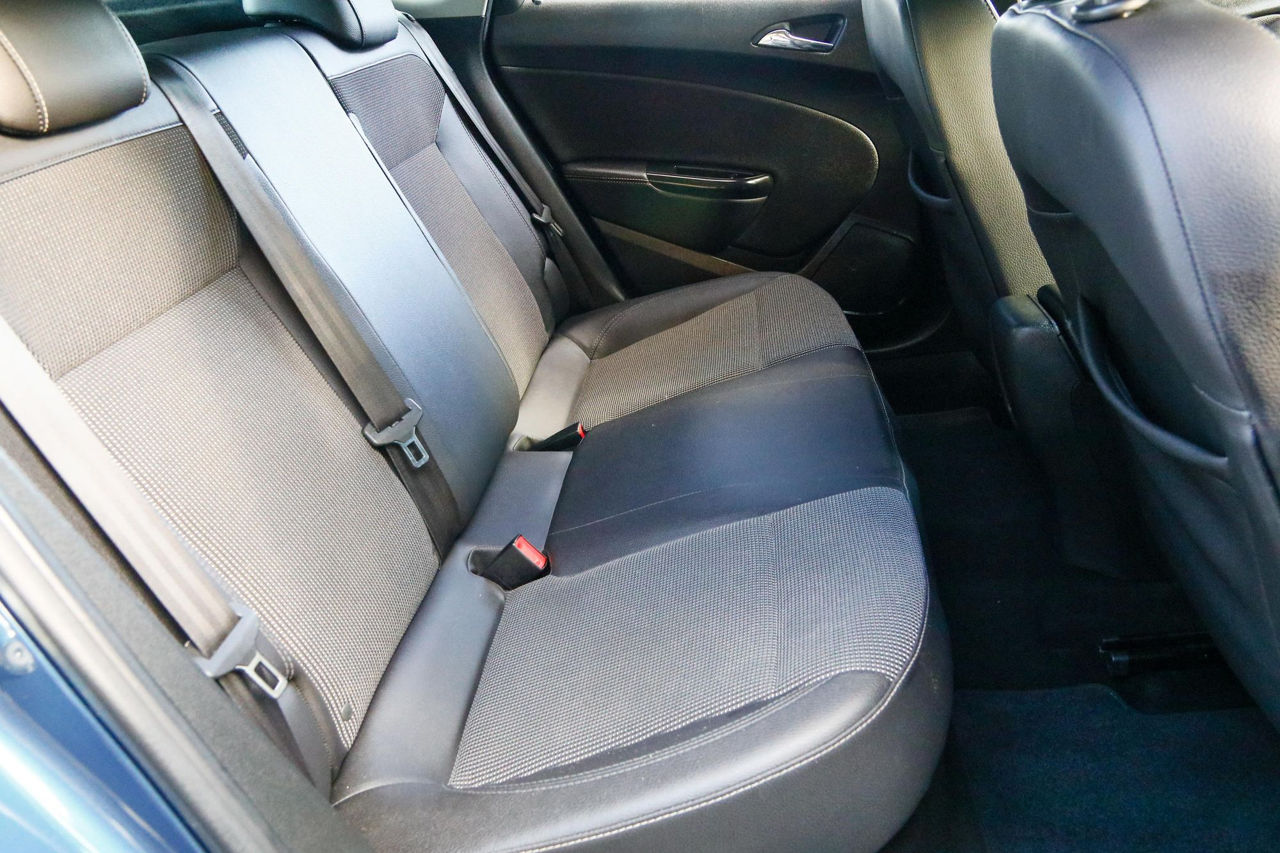 Opel Astra фото 9