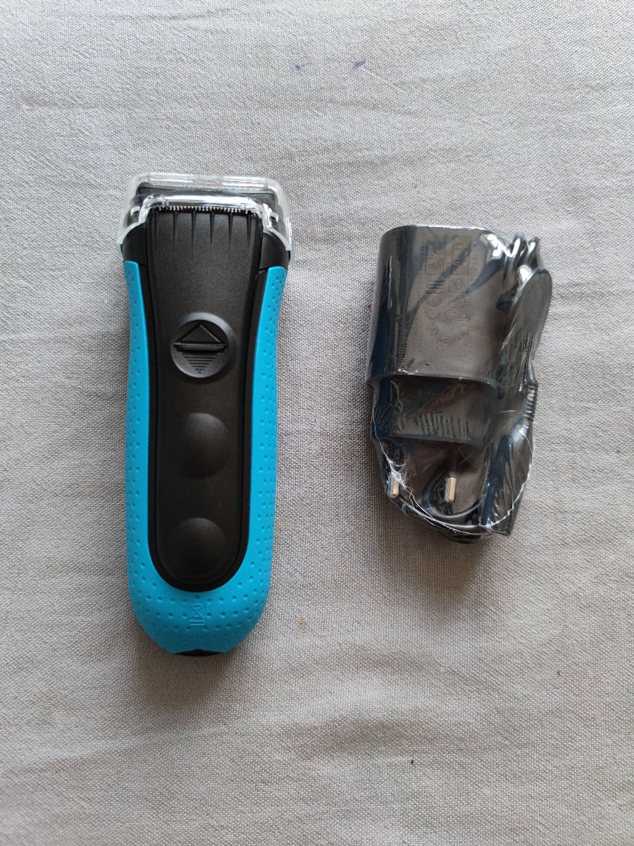 Электробритва Braun Series 3 3040s ProSkin WetDry, MicroComb, черный/синий. Новоя. Торг фото 4