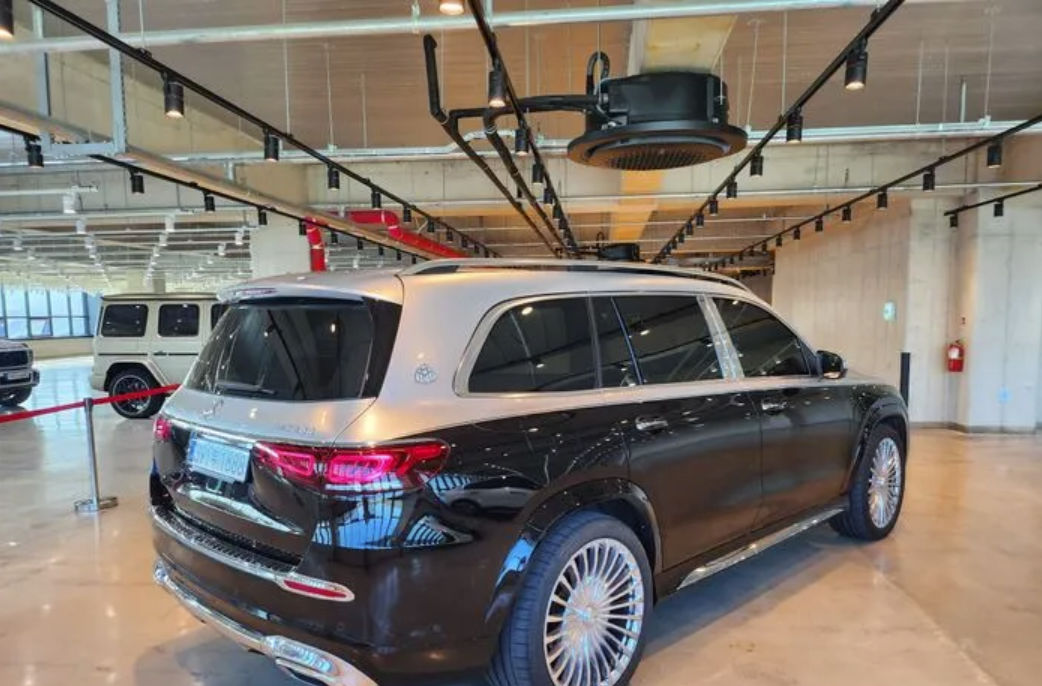 Mercedes-Maybach GLS фото 1