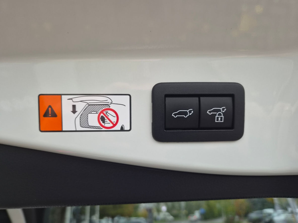 Toyota C-HR 2024 photo 19