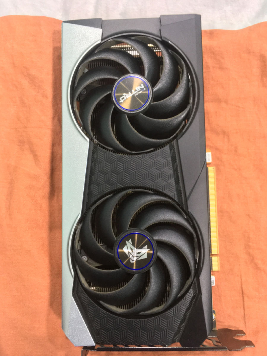 AMD RX 6600 XT foto 2