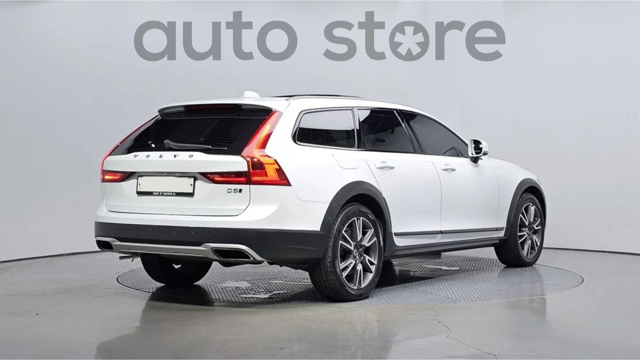 Volvo V90 Cross Country foto 1