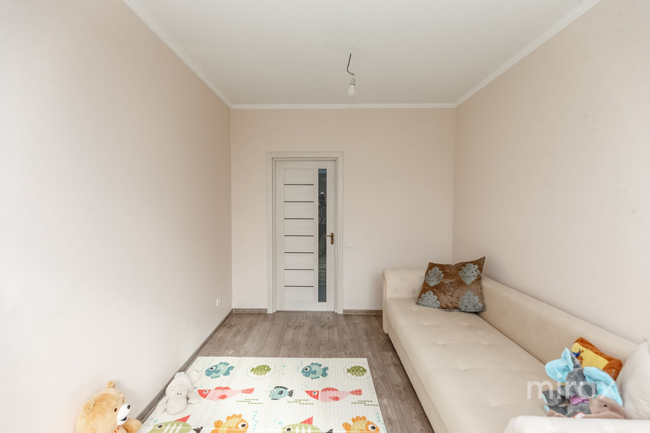 Apartament cu 3 camere, 110 m², Buiucani, Chișinău foto 9