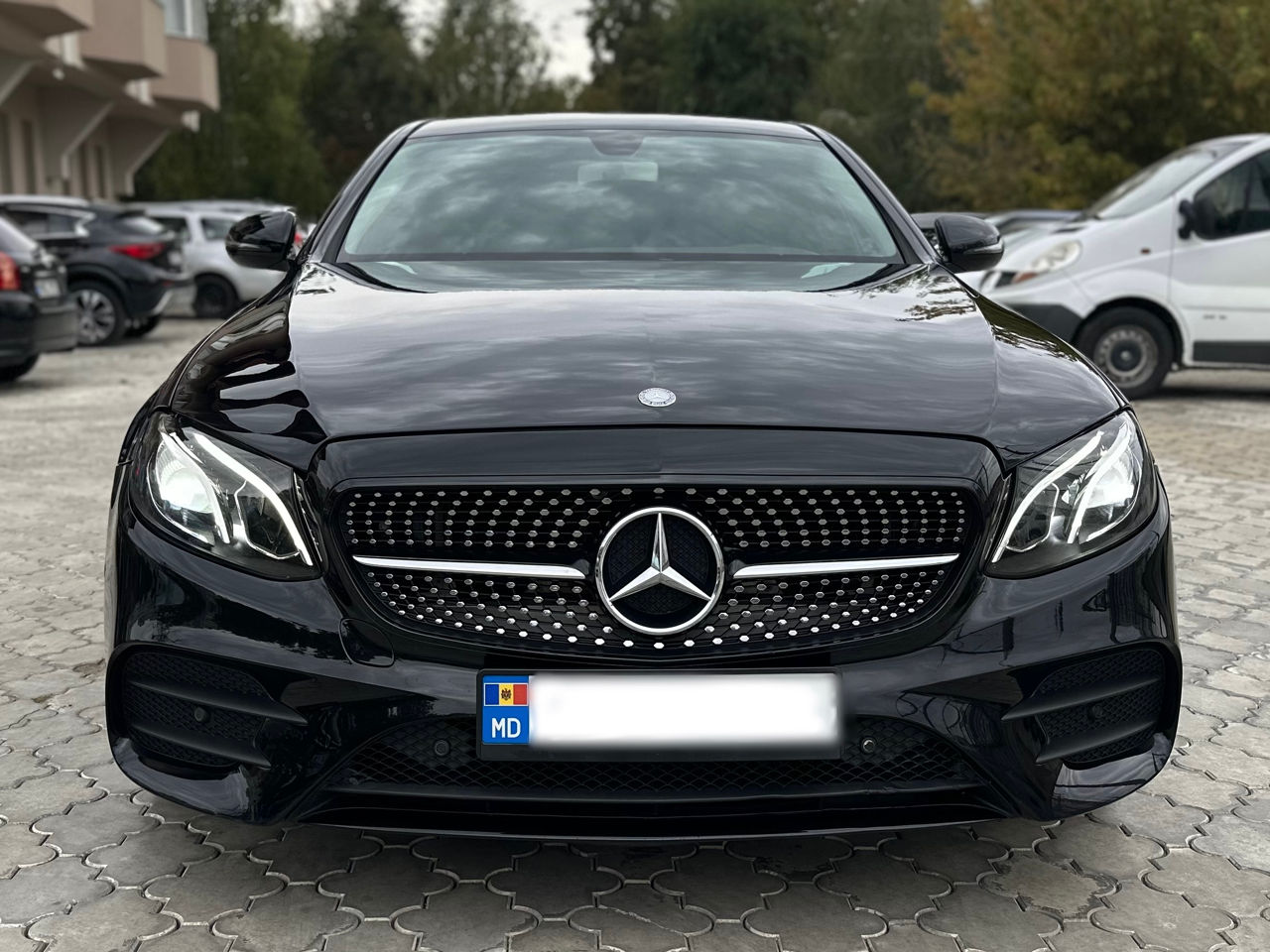 Mercedes E-Class foto 1