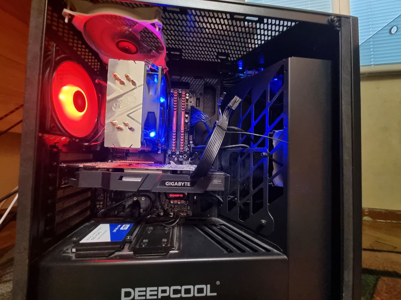 Intel I5 9600, GTX 1070Ti, Corsair Vengeance LPX 16GB