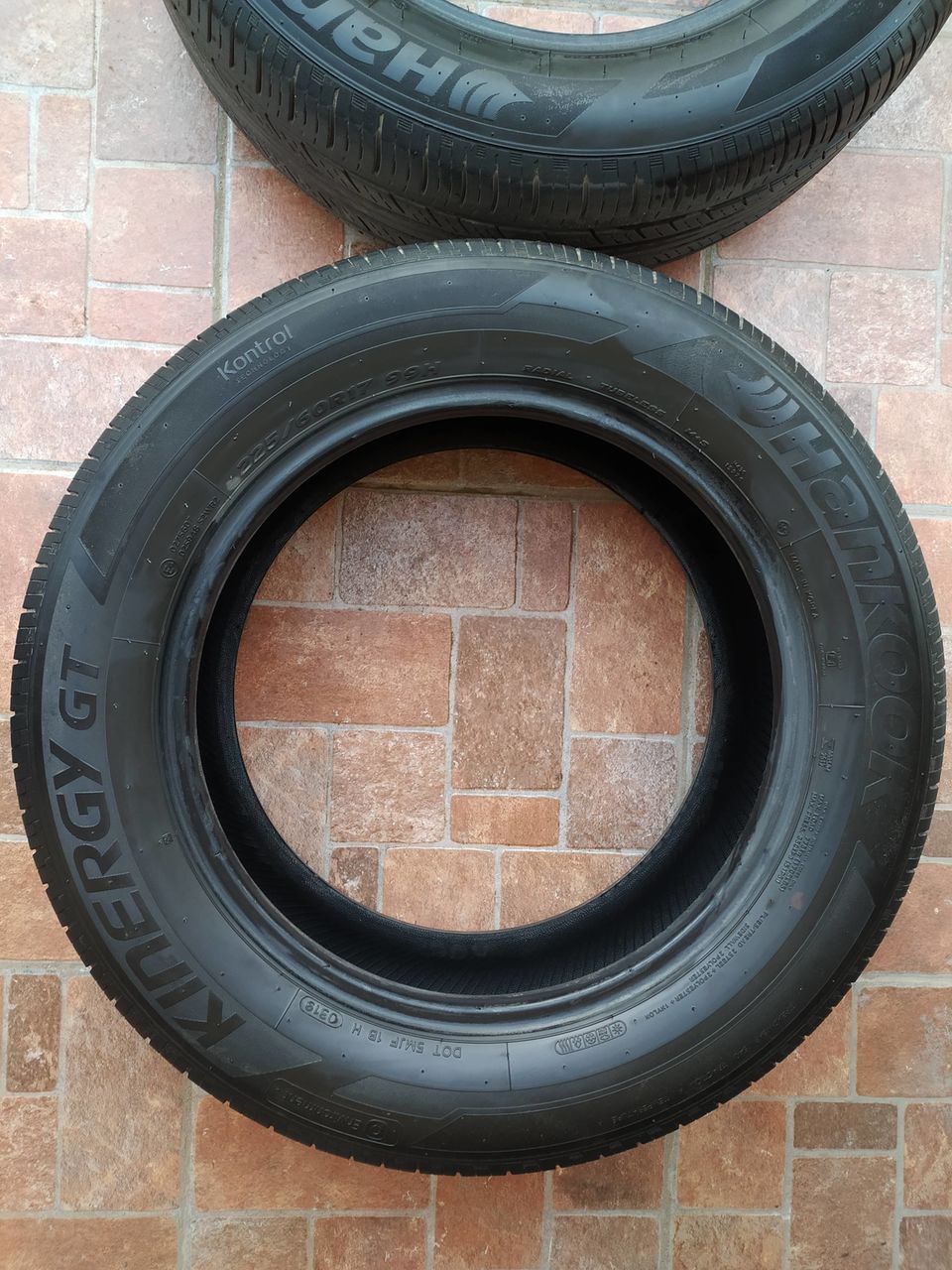 R17 Hankook - Made in Korea