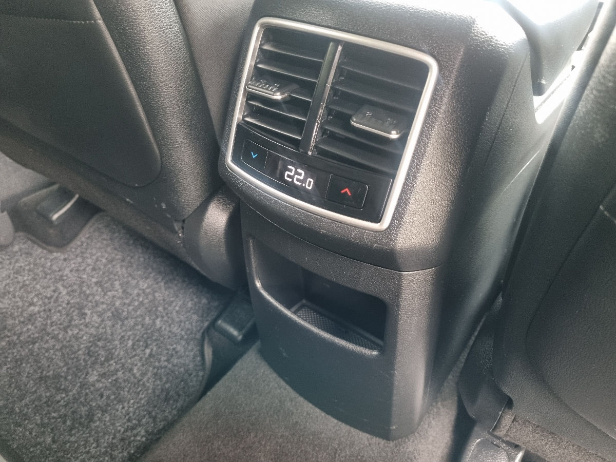 KIA Sportage 2023 photo 18