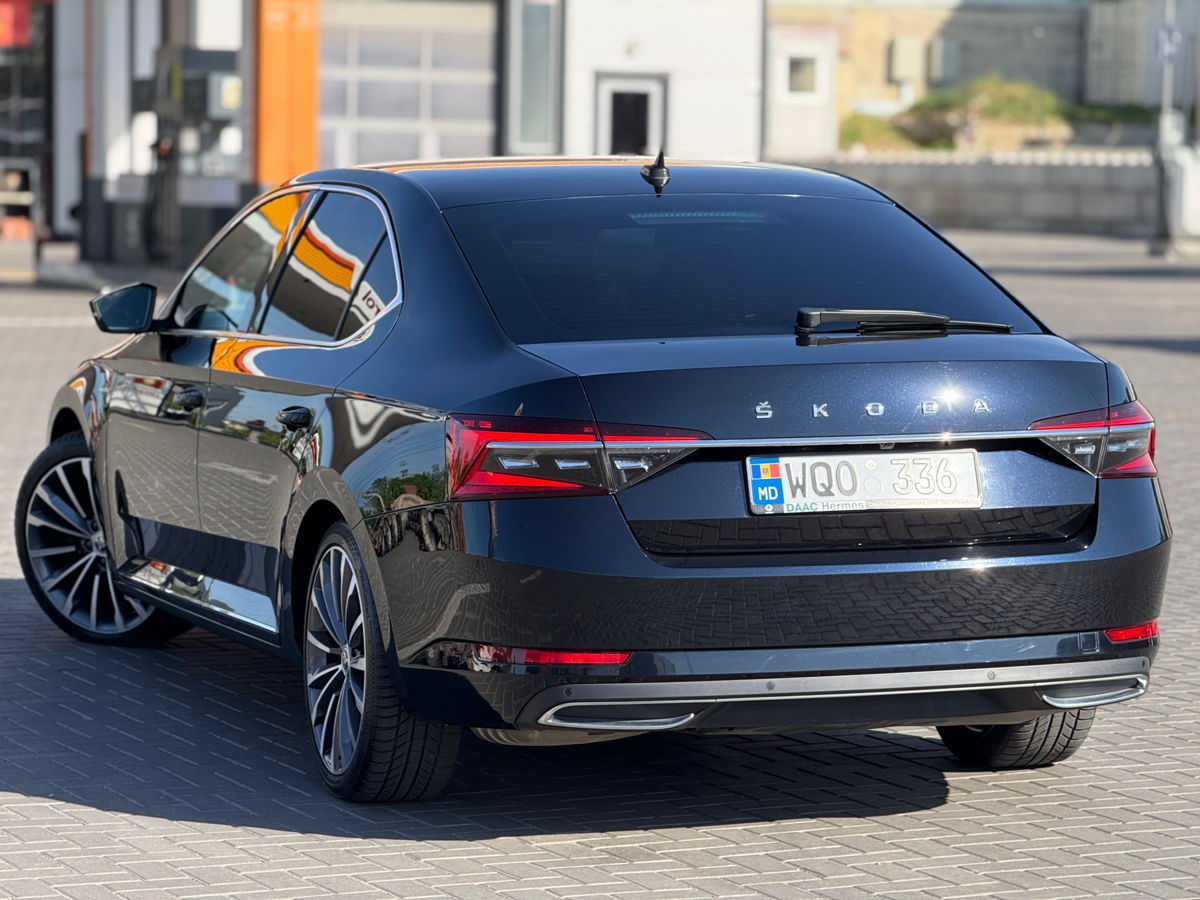 Skoda Superb foto 2