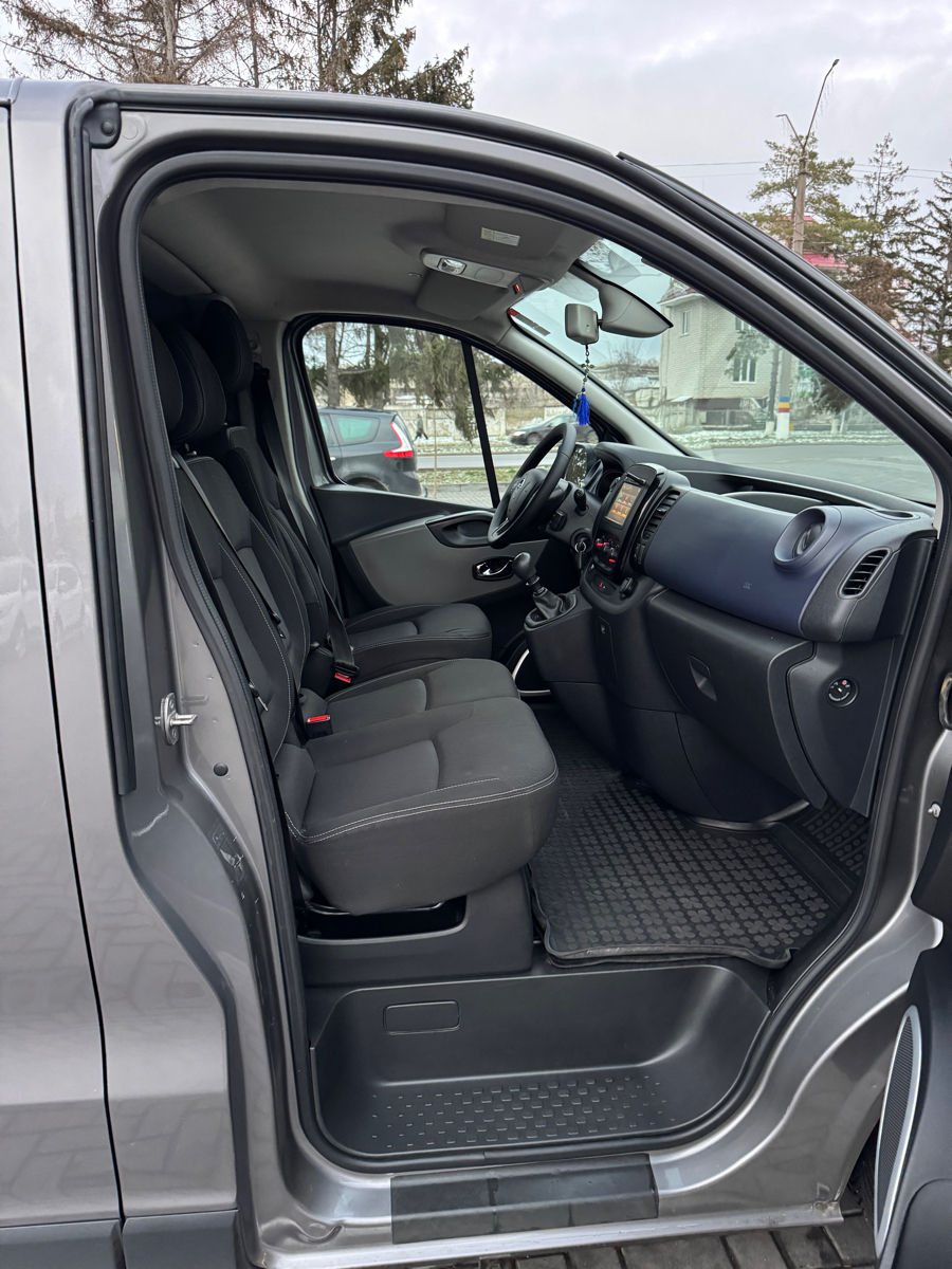 Opel Vivaro фото 4