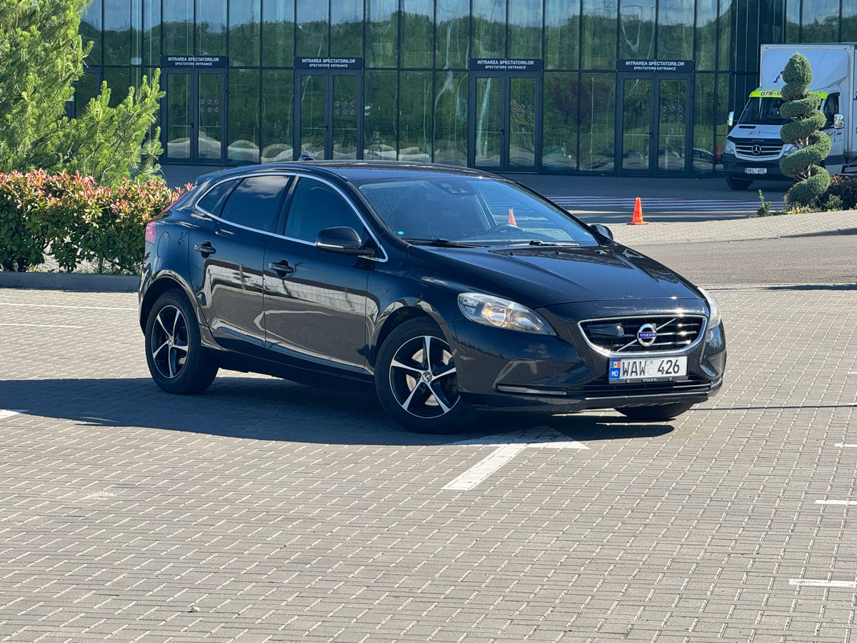 VolvoV40