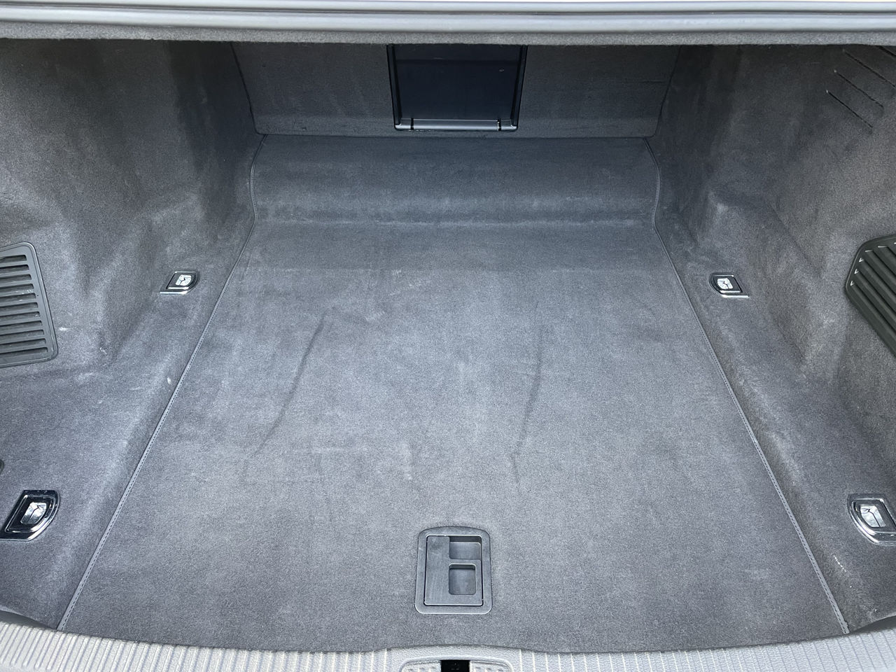 Audi A8 foto 18