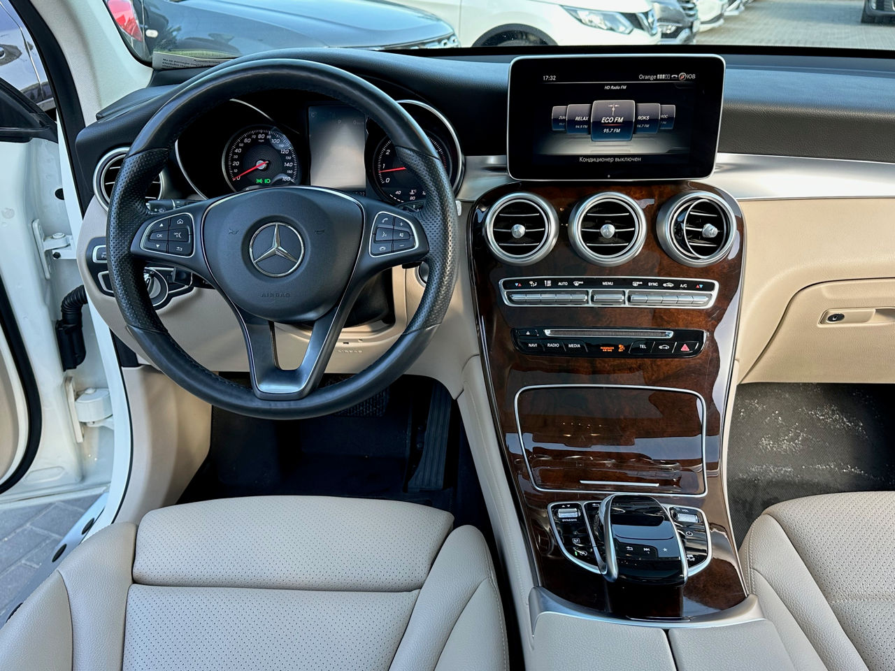 Mercedes GLC foto 7