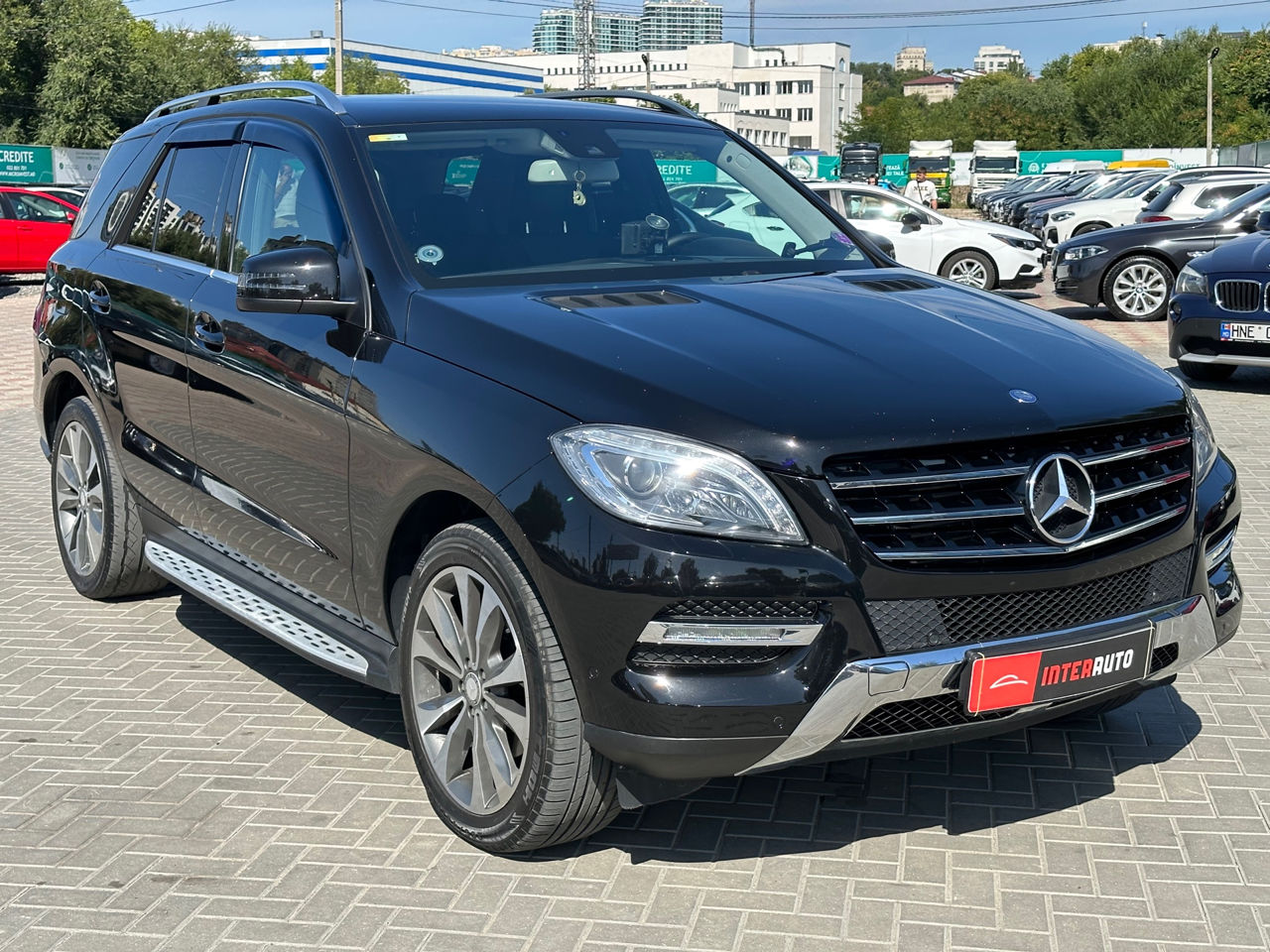 Mercedes M-Class foto 2