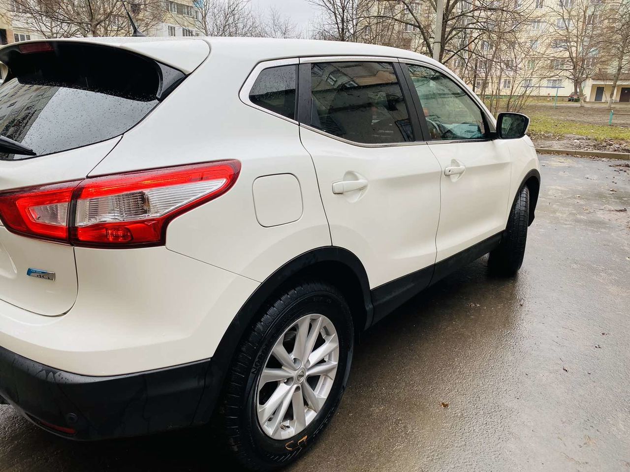 Nissan qashqai j 11 2015