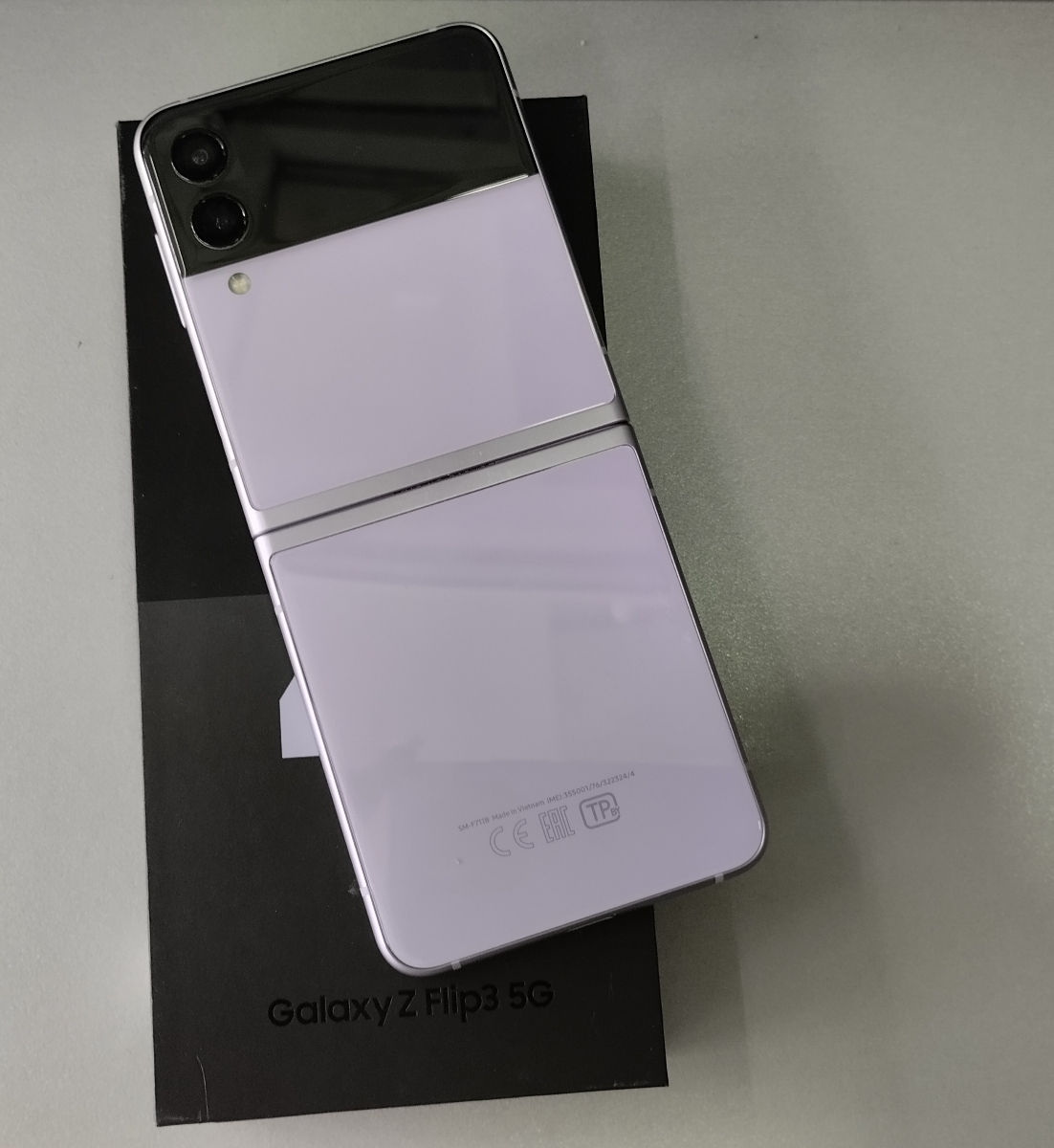 Samsung Galaxy Z Filip 3 5G 8/128 Gb foto 1