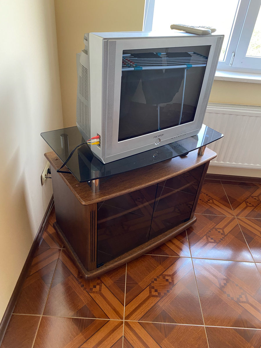 Продам телевизор самсунг.