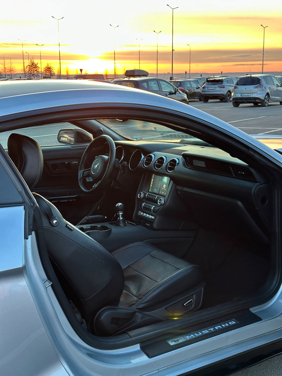 Ford Mustang foto 12