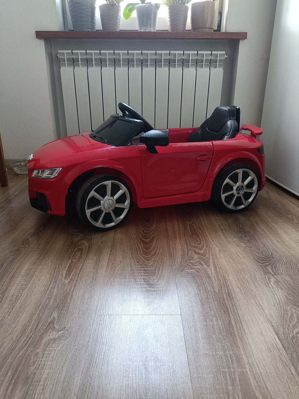 Masinuta electrica Audi TT pentru copii foto 6