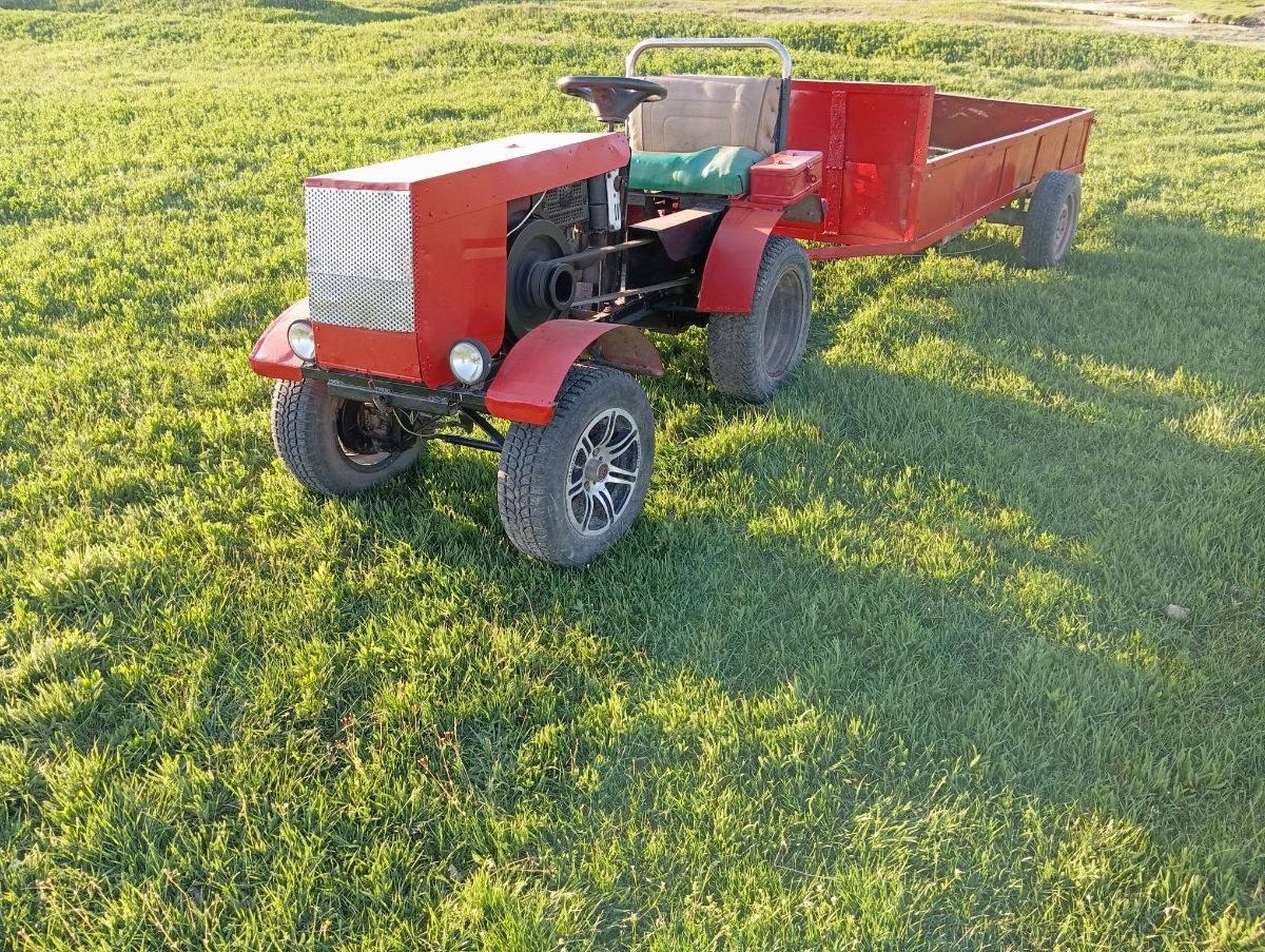 Mini tractor cu remorca și freza foto 0