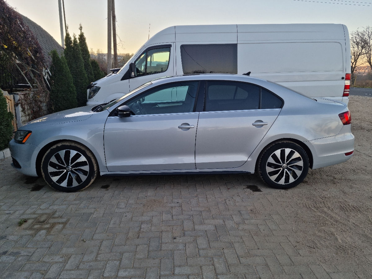 Volkswagen Jetta foto 2