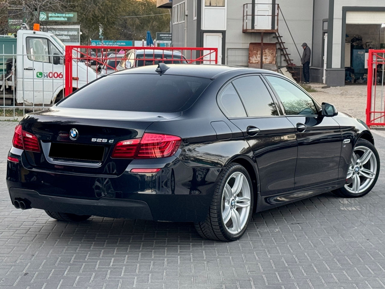 BMW 5 Series foto 2