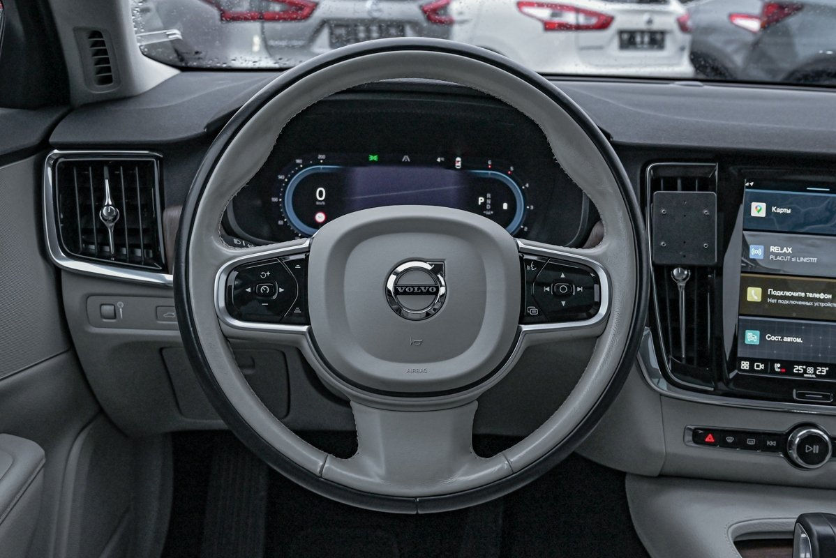 Volvo V90 Cross Country foto 10