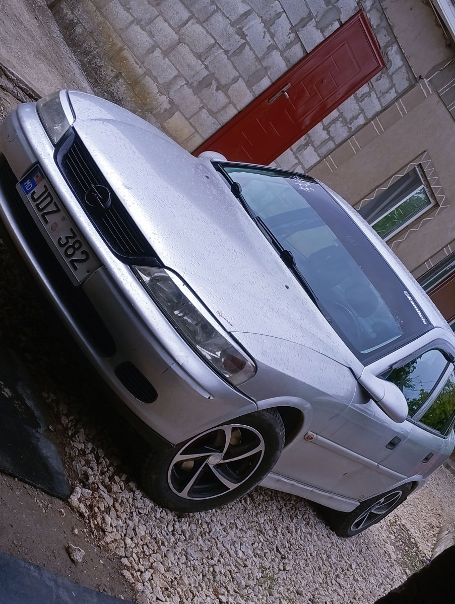 Opel Vectra an. 2001 cu rulaj 285000 km, Benzină, 2300